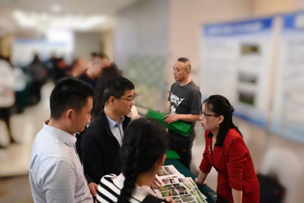 湖南省水利廳總工黎軍鋒詳細了解朗天綠化混凝土技術(shù)